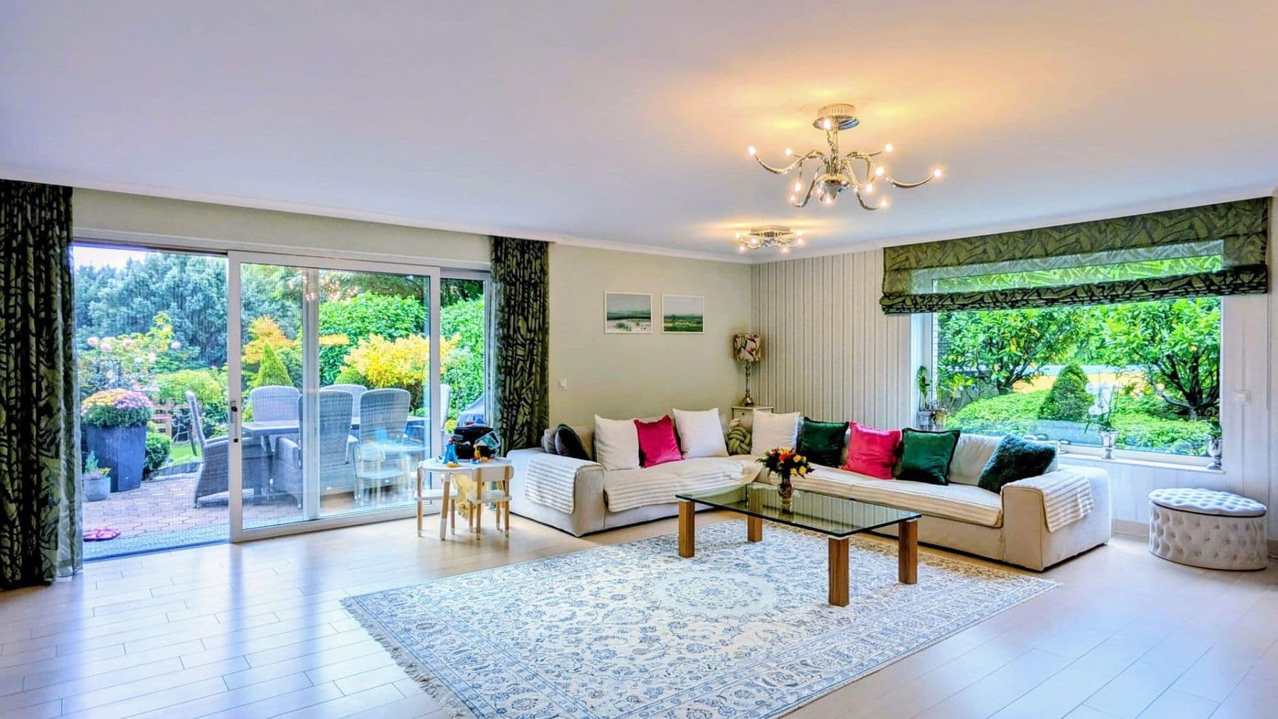 Predaj domu 295 m², pozemek 1.070 m², Bremen, Brémy Predaj domu 295 m², pozemek 1.070 m², Bremen, Brémy