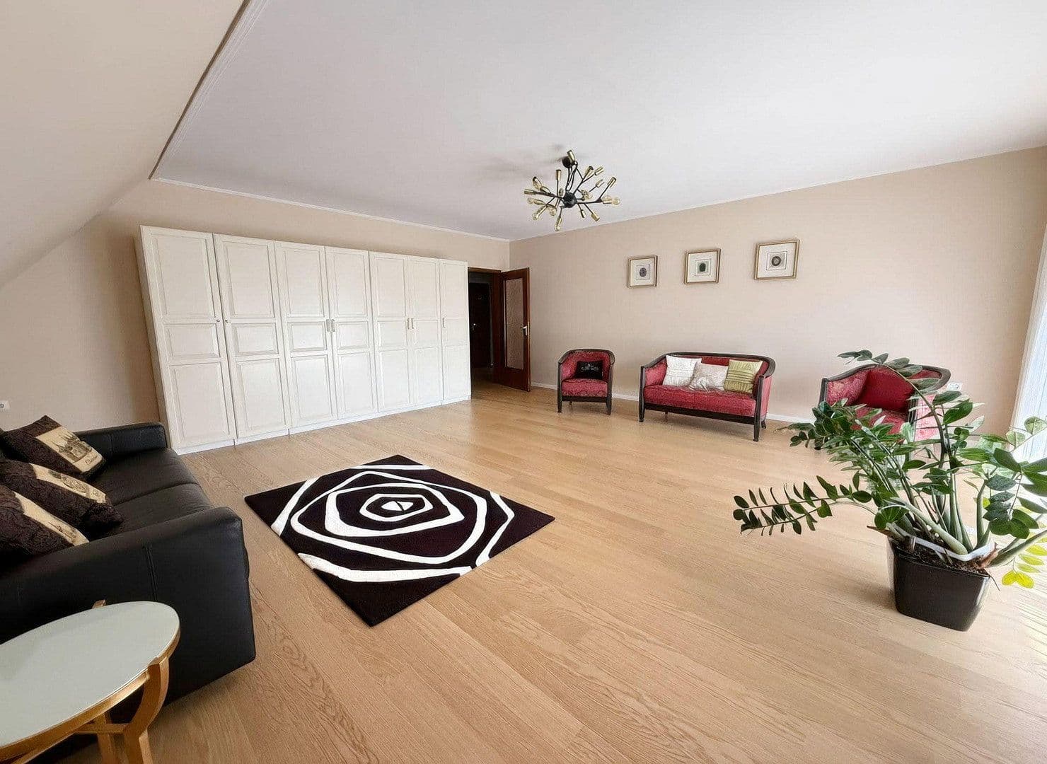 Predaj domu 295 m², pozemek 1.070 m², Bremen, Brémy Predaj domu 295 m², pozemek 1.070 m², Bremen, Brémy