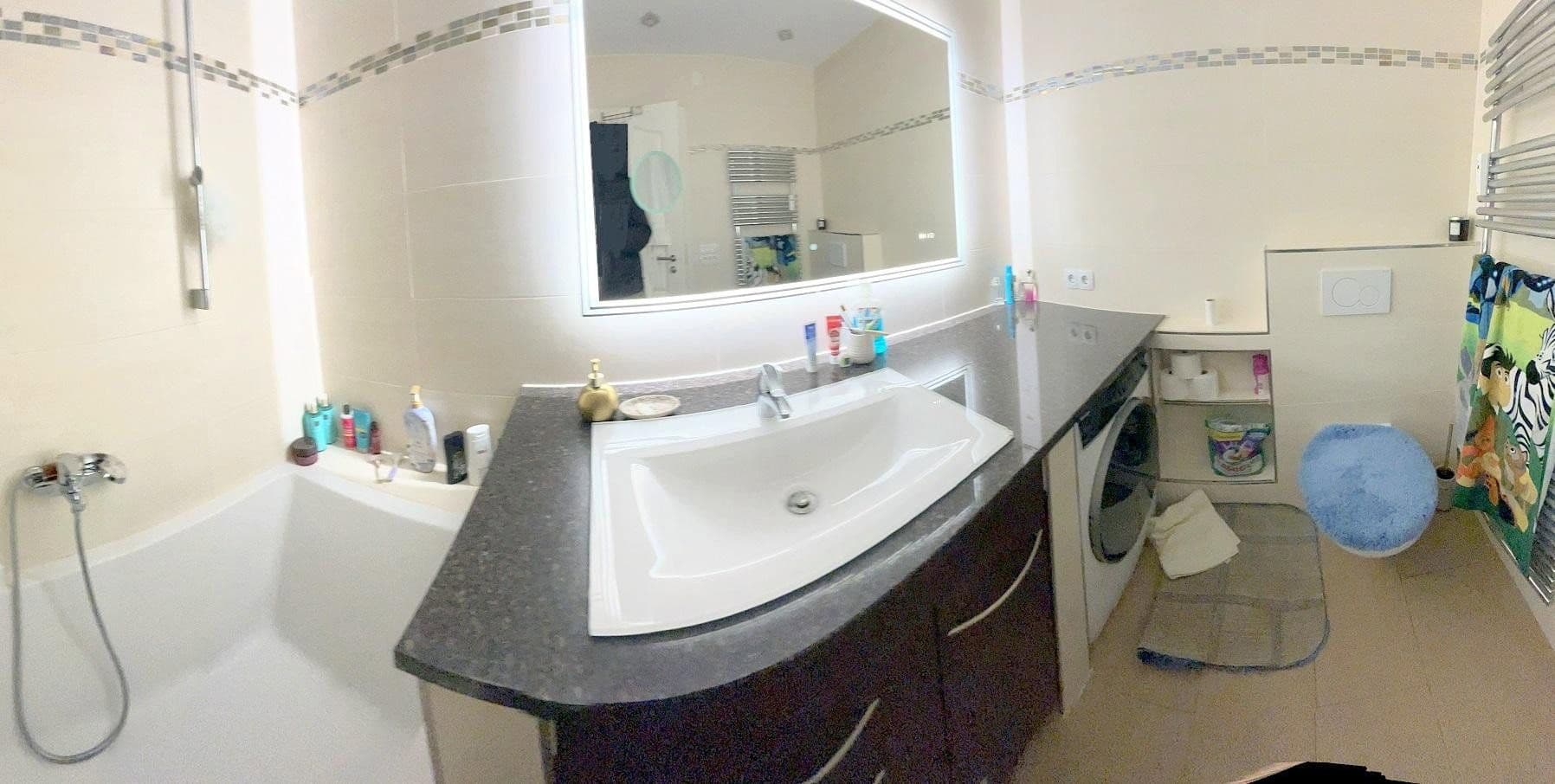 Prenájom bytu 3-izbový 143 m², Karlsruhe-Neureut, Bádensko-Wurttembersko Prenájom bytu 3-izbový 143 m², Karlsruhe-Neureut, Bádensko-Wurttembersko