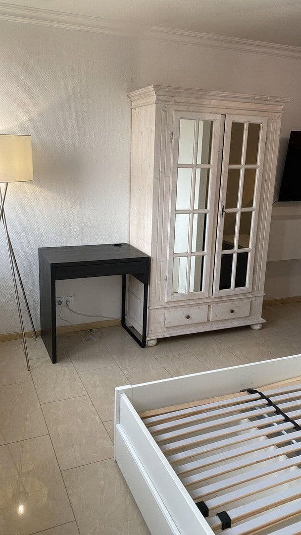 Prenájom bytu 1-izbový 30 m², Rosenbergstraße 44, Heilbronn, Bádensko-Wurttembersko Prenájom bytu 1-izbový 30 m², Rosenbergstraße 44, Heilbronn, Bádensko-Wurttembersko