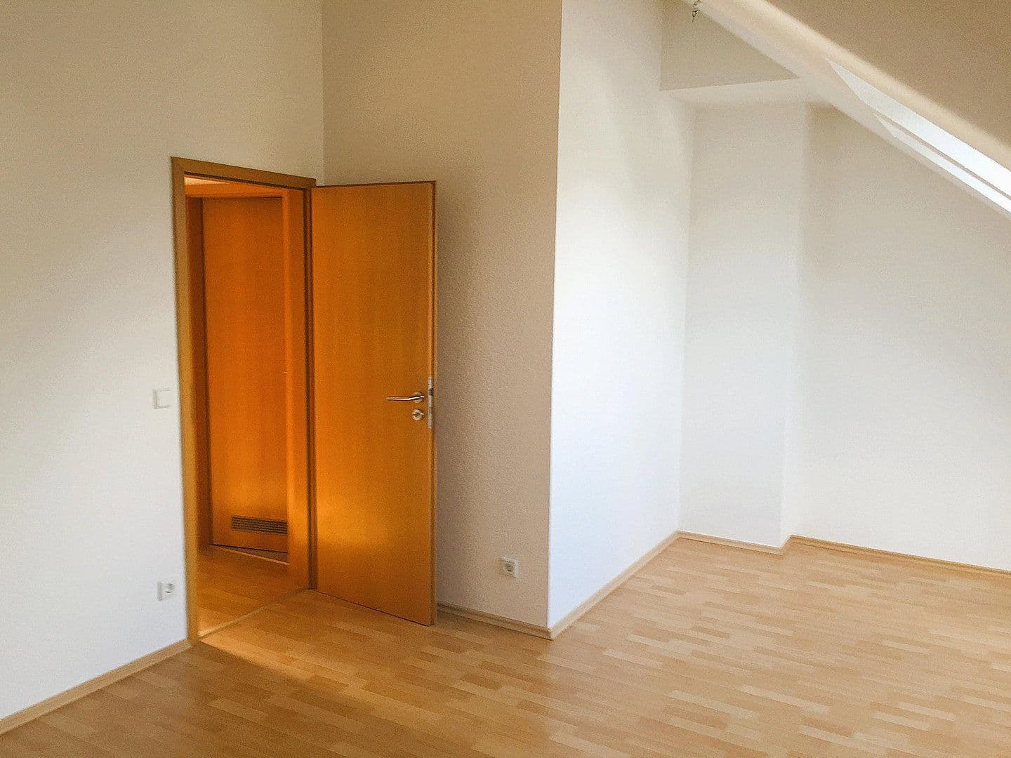 Predaj bytu 3-izbový 87 m², Jahnstr. 10, Heiligenhaus, Severné Porýnie - Westfálsko Predaj bytu 3-izbový 87 m², Jahnstr. 10, Heiligenhaus, Severné Porýnie - Westfálsko