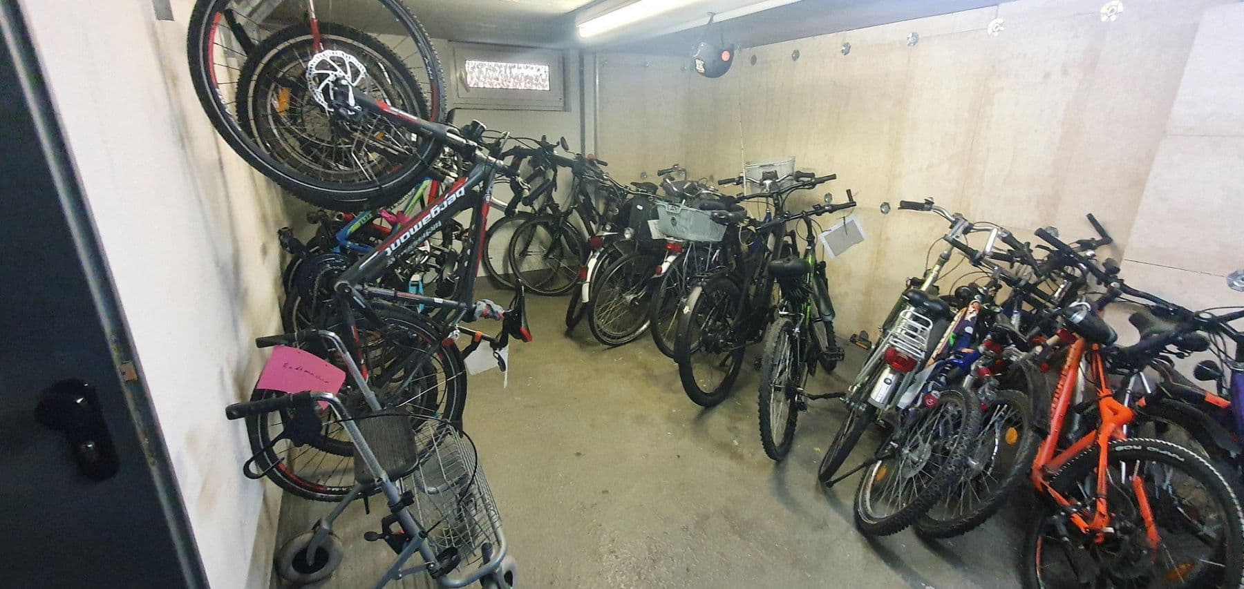 Predaj bytu 3-izbový 87 m², Jahnstr. 10, Heiligenhaus, Severné Porýnie - Westfálsko Predaj bytu 3-izbový 87 m², Jahnstr. 10, Heiligenhaus, Severné Porýnie - Westfálsko