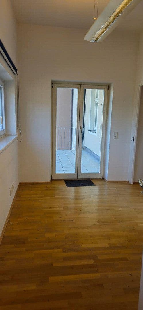 Prenájom kancelárie 148 m², Gapstraße 6, Traunstein, Bavorsko Prenájom kancelárie 148 m², Gapstraße 6, Traunstein, Bavorsko