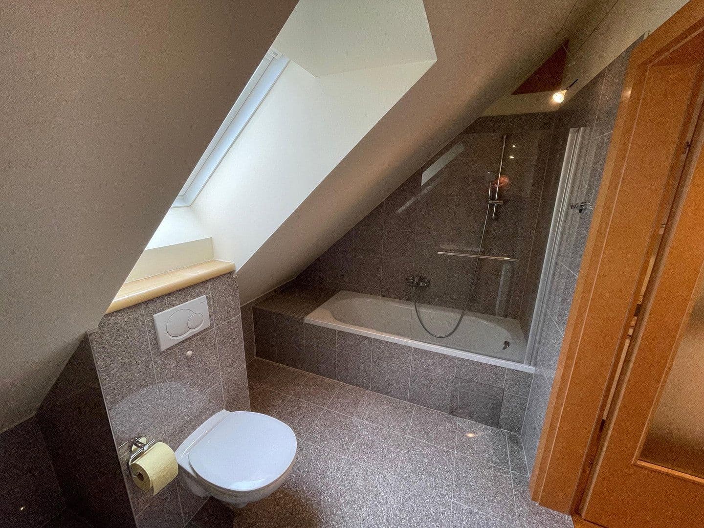 Prenájom bytu 1-izbový 35 m², Frauenberg 9, Krems/Stein, Dolné Rakúsko Prenájom bytu 1-izbový 35 m², Frauenberg 9, Krems/Stein, Dolné Rakúsko