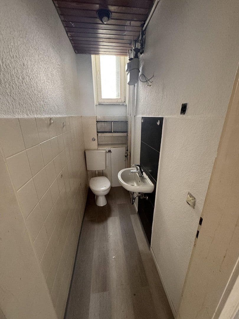 Prenájom bytu 4-izbový 82 m², Dammstraße 17, Pforzheim, Bádensko-Wurttembersko Prenájom bytu 4-izbový 82 m², Dammstraße 17, Pforzheim, Bádensko-Wurttembersko