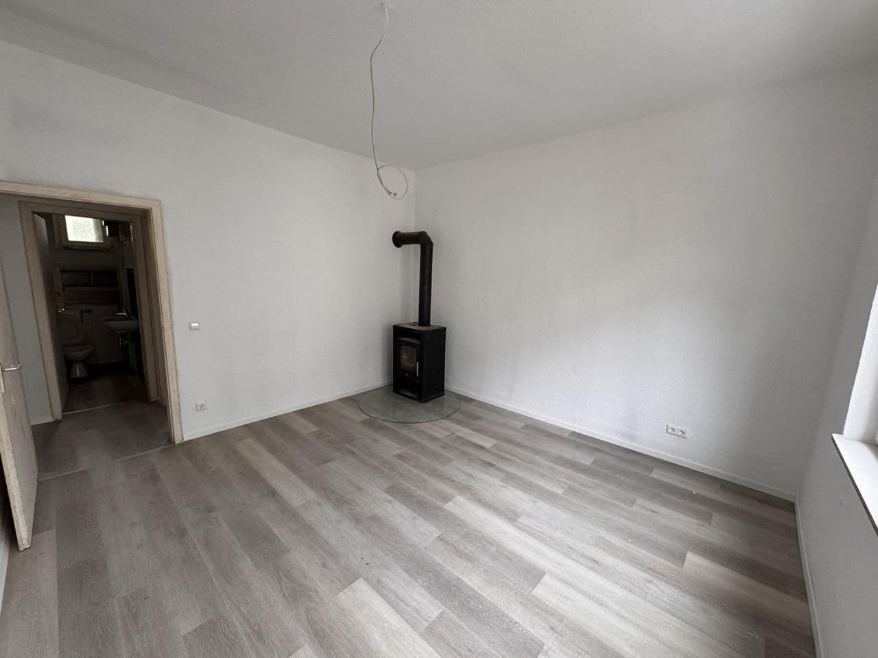 Prenájom bytu 4-izbový 82 m², Dammstraße 17, Pforzheim, Bádensko-Wurttembersko Prenájom bytu 4-izbový 82 m², Dammstraße 17, Pforzheim, Bádensko-Wurttembersko