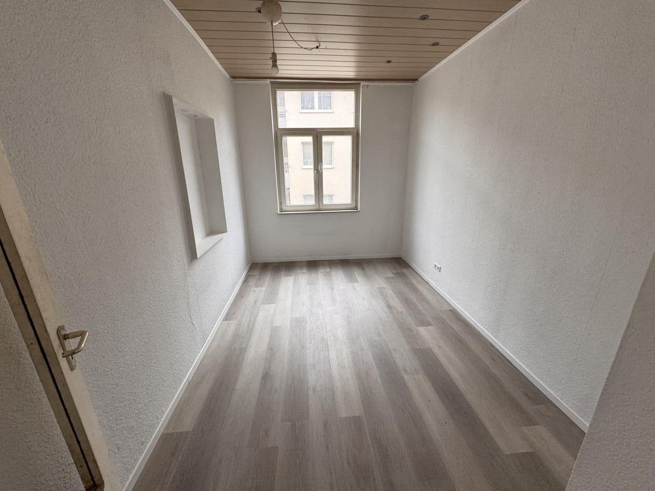 Prenájom bytu 4-izbový 82 m², Dammstraße 17, Pforzheim, Bádensko-Wurttembersko Prenájom bytu 4-izbový 82 m², Dammstraße 17, Pforzheim, Bádensko-Wurttembersko