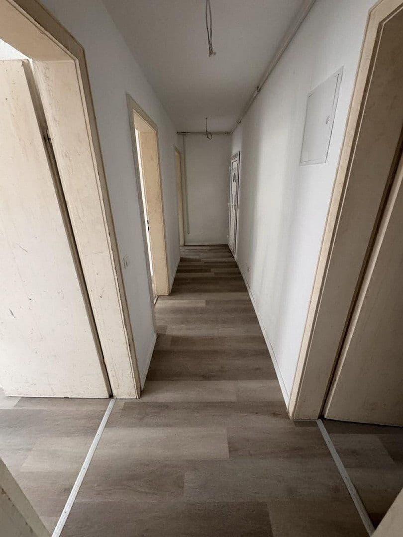 Prenájom bytu 4-izbový 82 m², Dammstraße 17, Pforzheim, Bádensko-Wurttembersko Prenájom bytu 4-izbový 82 m², Dammstraße 17, Pforzheim, Bádensko-Wurttembersko