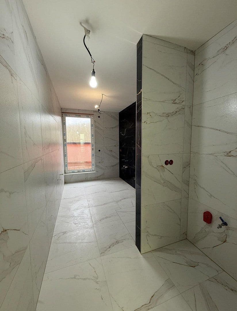 Prenájom bytu 4-izbový 89 m², Berlin, Berlín Prenájom bytu 4-izbový 89 m², Berlin, Berlín