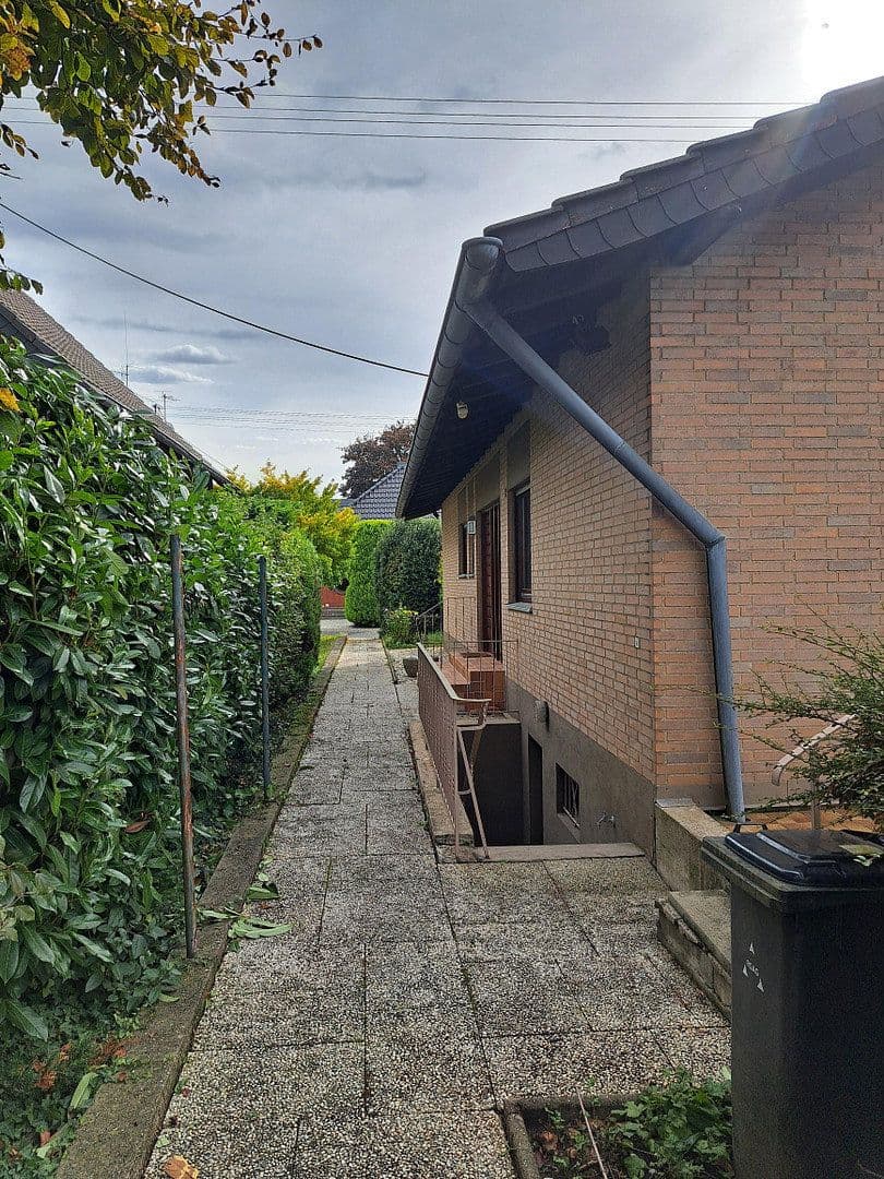 Predaj domu 135 m², pozemek 520 m², Niederkassel, Severné Porýnie - Westfálsko Predaj domu 135 m², pozemek 520 m², Niederkassel, Severné Porýnie - Westfálsko