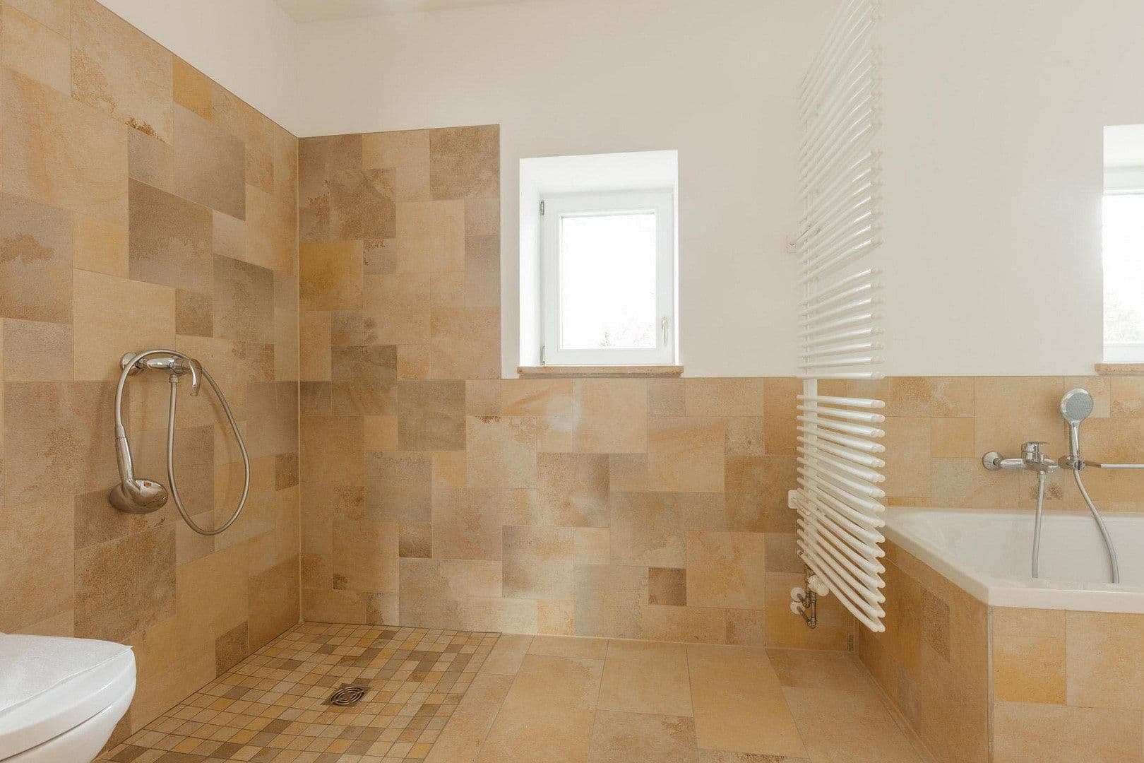 Prenájom bytu 2-izbový 95 m², Rosenstraße 5, Großhesselohe, Bavorsko Prenájom bytu 2-izbový 95 m², Rosenstraße 5, Großhesselohe, Bavorsko