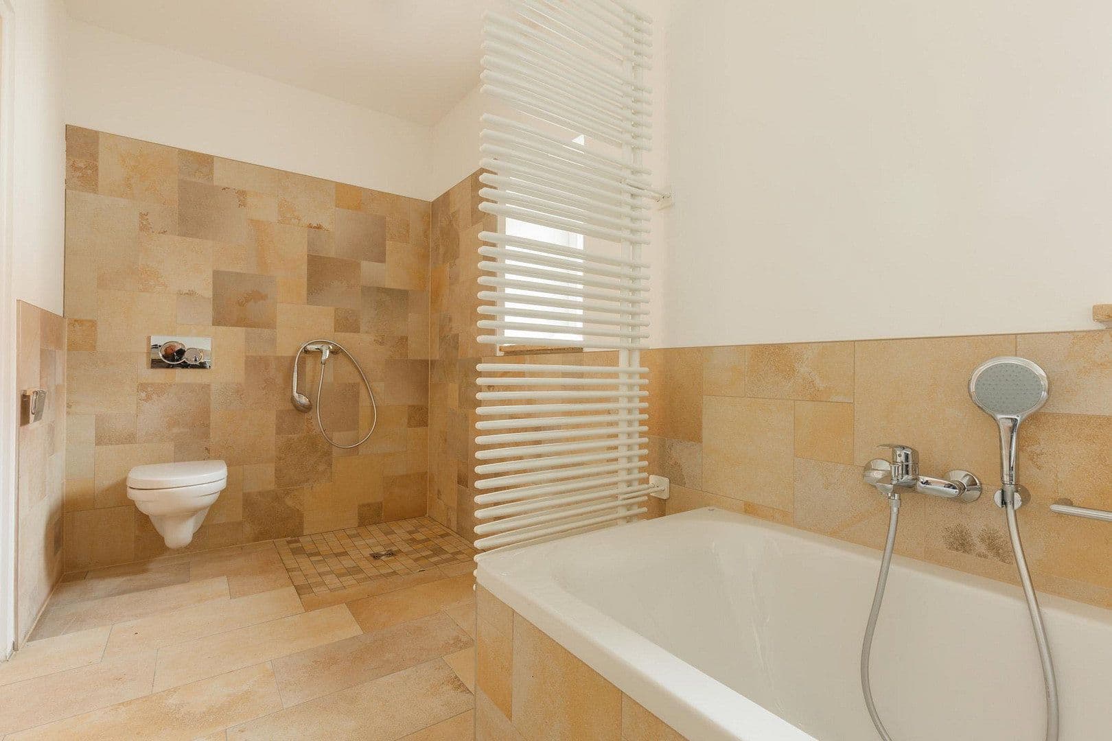 Prenájom bytu 2-izbový 95 m², Rosenstraße 5, Großhesselohe, Bavorsko Prenájom bytu 2-izbový 95 m², Rosenstraße 5, Großhesselohe, Bavorsko