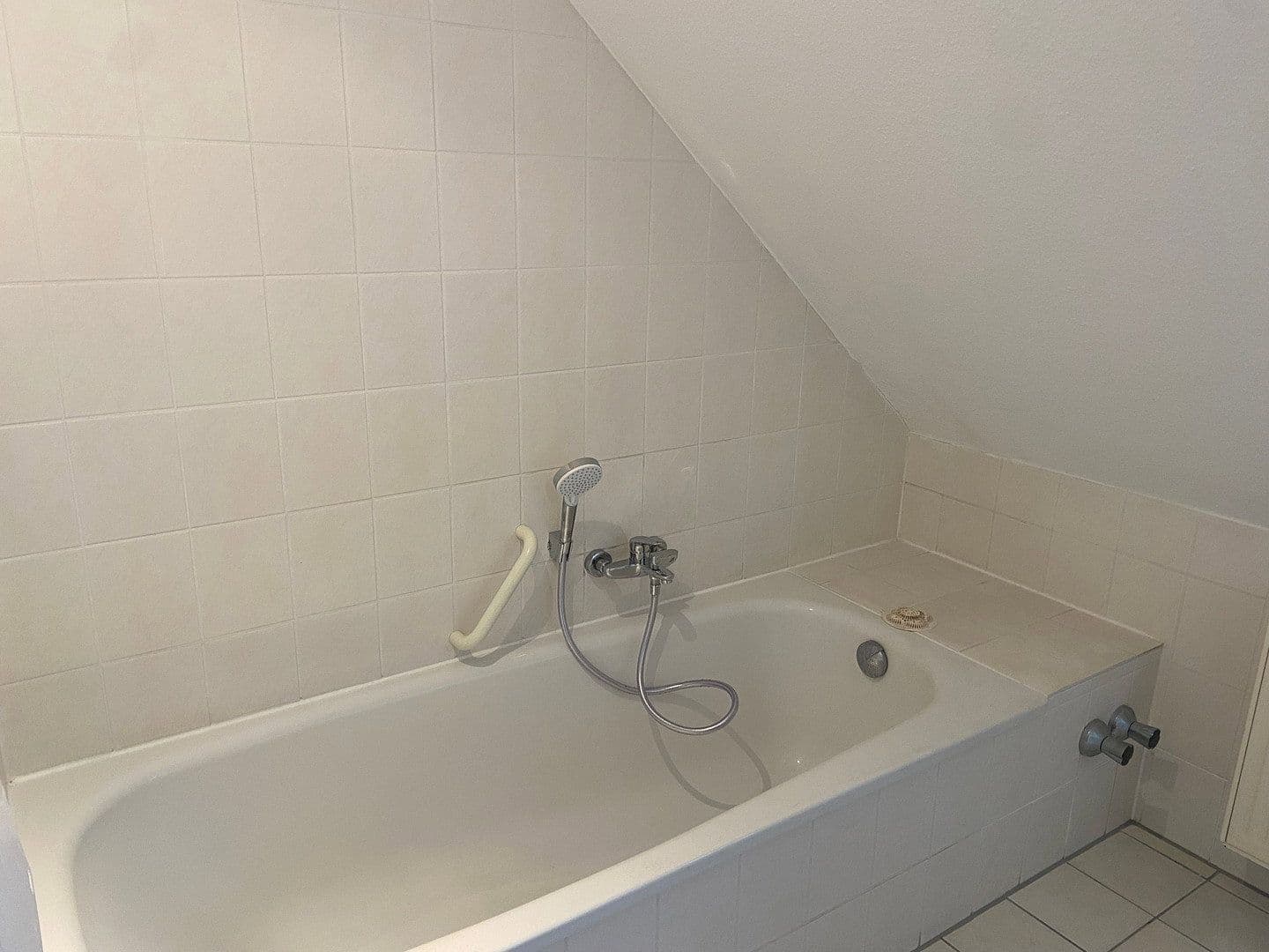 Predaj domu 209 m², pozemek 369 m², Wiesbaden, Hesensko Predaj domu 209 m², pozemek 369 m², Wiesbaden, Hesensko