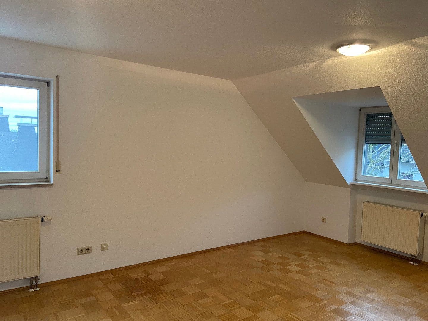 Predaj domu 209 m², pozemek 369 m², Wiesbaden, Hesensko Predaj domu 209 m², pozemek 369 m², Wiesbaden, Hesensko