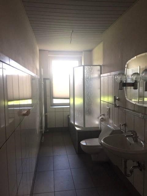 Prenájom bytu 6-izbový 133 m², Neumark, Sasko Prenájom bytu 6-izbový 133 m², Neumark, Sasko