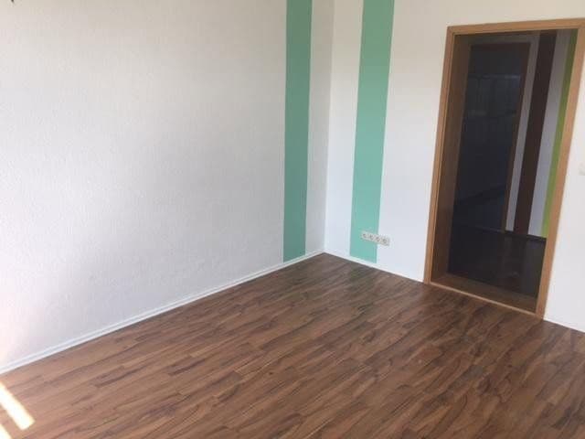 Prenájom bytu 6-izbový 133 m², Neumark, Sasko Prenájom bytu 6-izbový 133 m², Neumark, Sasko