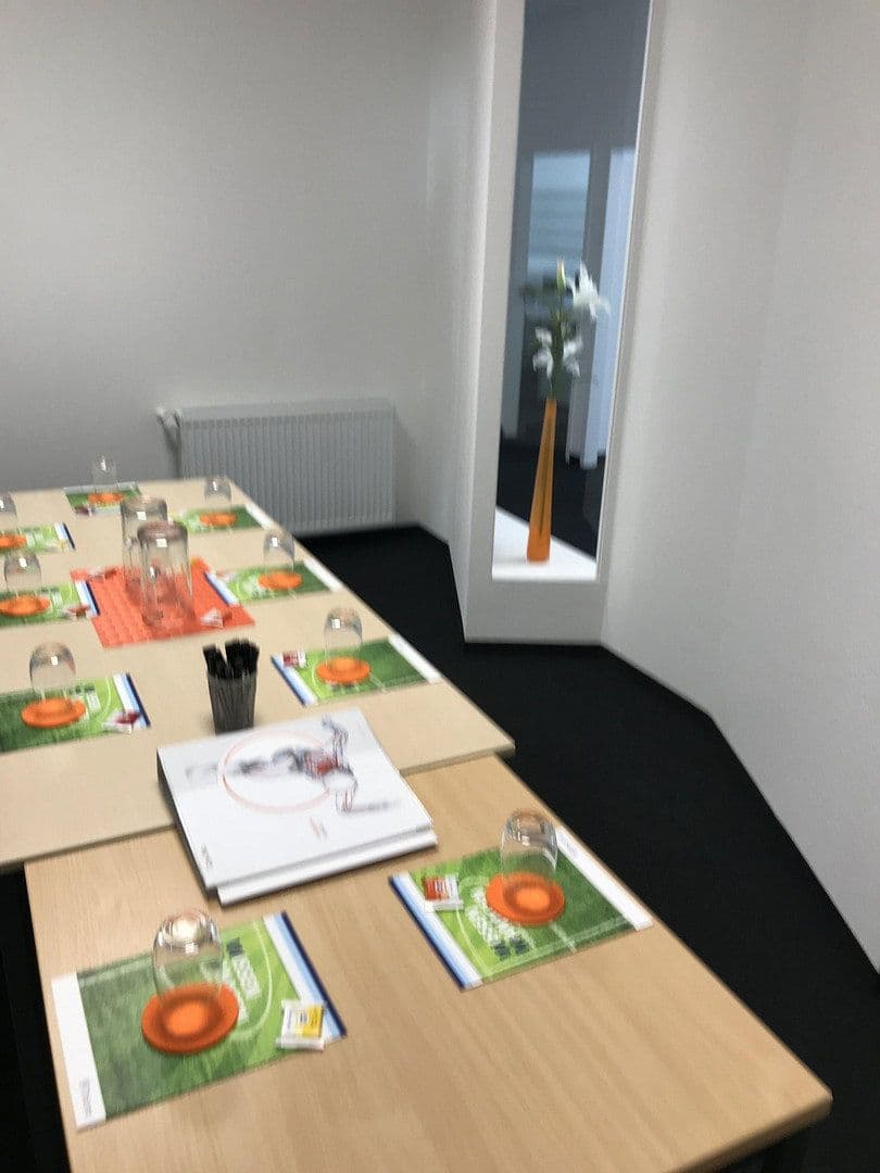 Prenájom kancelárie 100 m², Siemensstraße 9A, Wiesbaden, Hesensko Prenájom kancelárie 100 m², Siemensstraße 9A, Wiesbaden, Hesensko