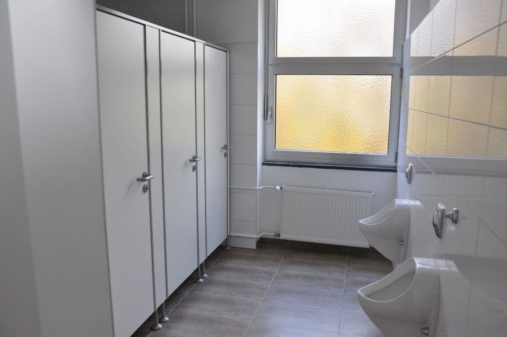 Prenájom kancelárie 2.000 m², Nagold, Bádensko-Wurttembersko Prenájom kancelárie 2.000 m², Nagold, Bádensko-Wurttembersko