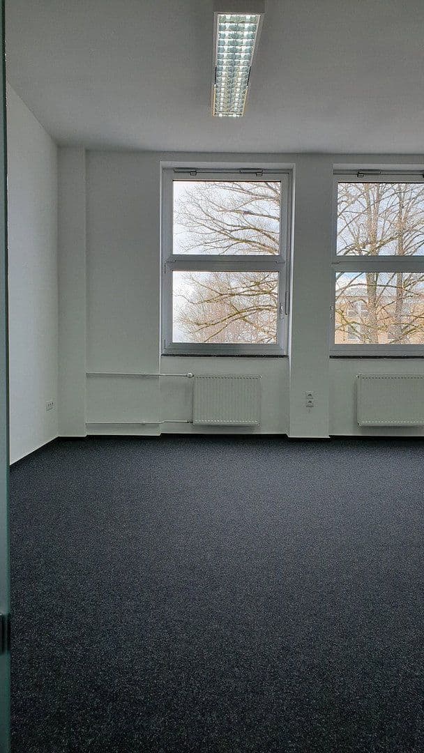 Prenájom kancelárie 2.000 m², Nagold, Bádensko-Wurttembersko Prenájom kancelárie 2.000 m², Nagold, Bádensko-Wurttembersko