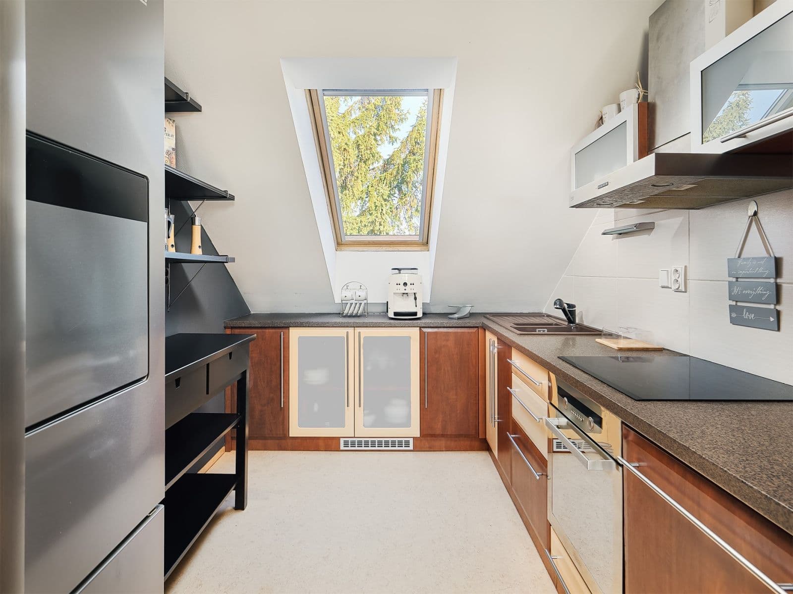 Predaj bytu 3-izbový 80 m², Stochovská, Praha, Praha Predaj bytu 3-izbový 80 m², Stochovská, Praha, Praha