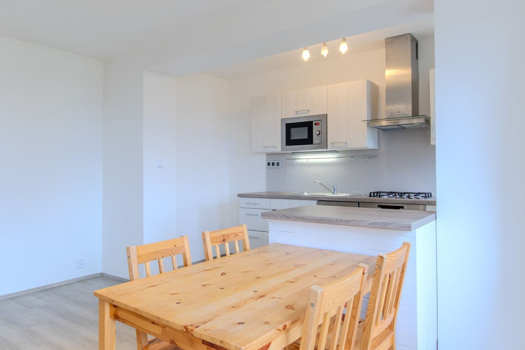 Prenájom bytu 1-izbový 64 m², Nad Výšinkou, Praha, Praha Prenájom bytu 1-izbový 64 m², Nad Výšinkou, Praha, Praha