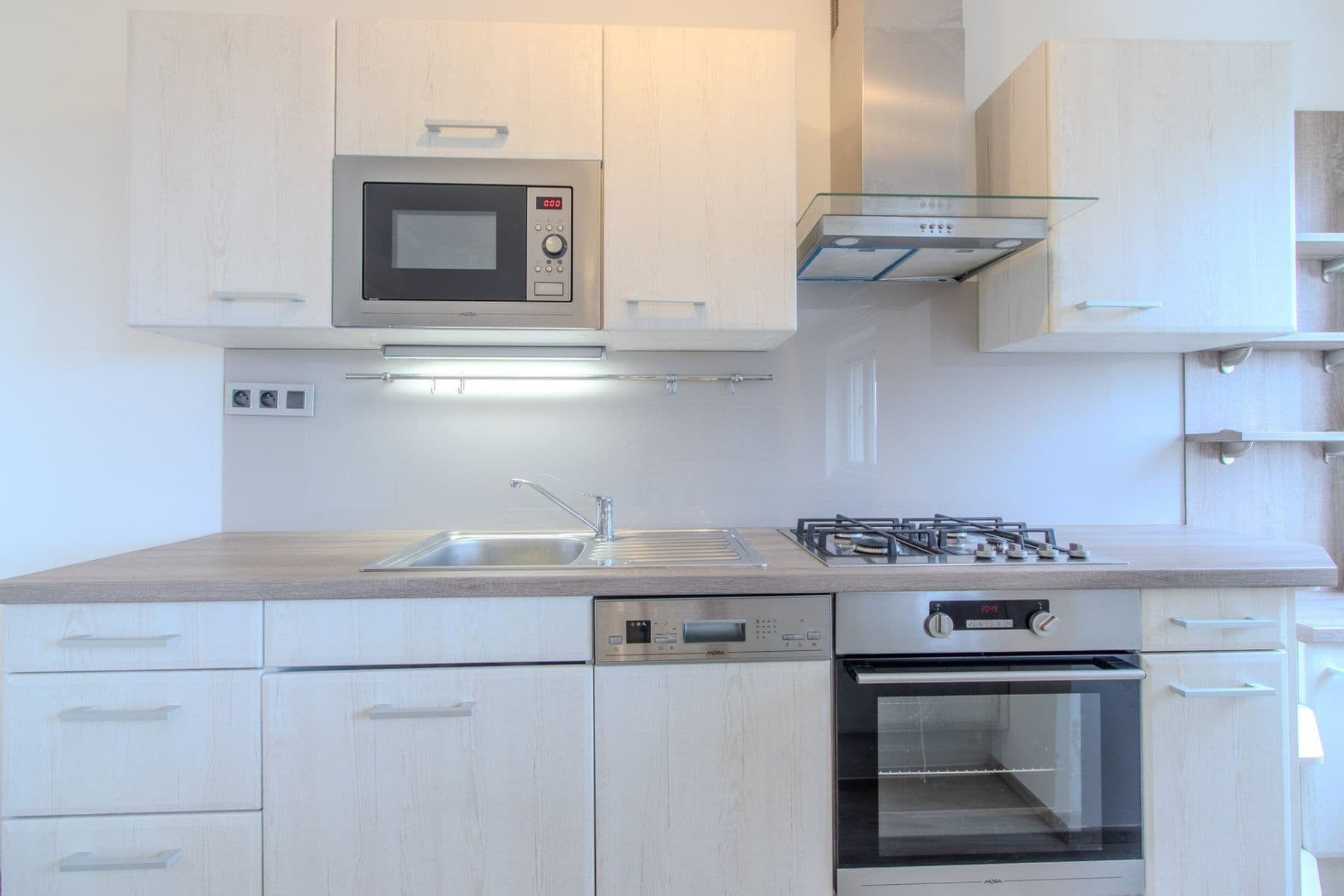 Prenájom bytu 1-izbový 64 m², Nad Výšinkou, Praha, Praha Prenájom bytu 1-izbový 64 m², Nad Výšinkou, Praha, Praha