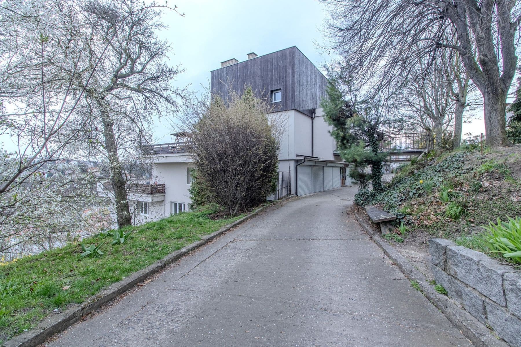 Prenájom bytu 1-izbový 64 m², Nad Výšinkou, Praha, Praha Prenájom bytu 1-izbový 64 m², Nad Výšinkou, Praha, Praha