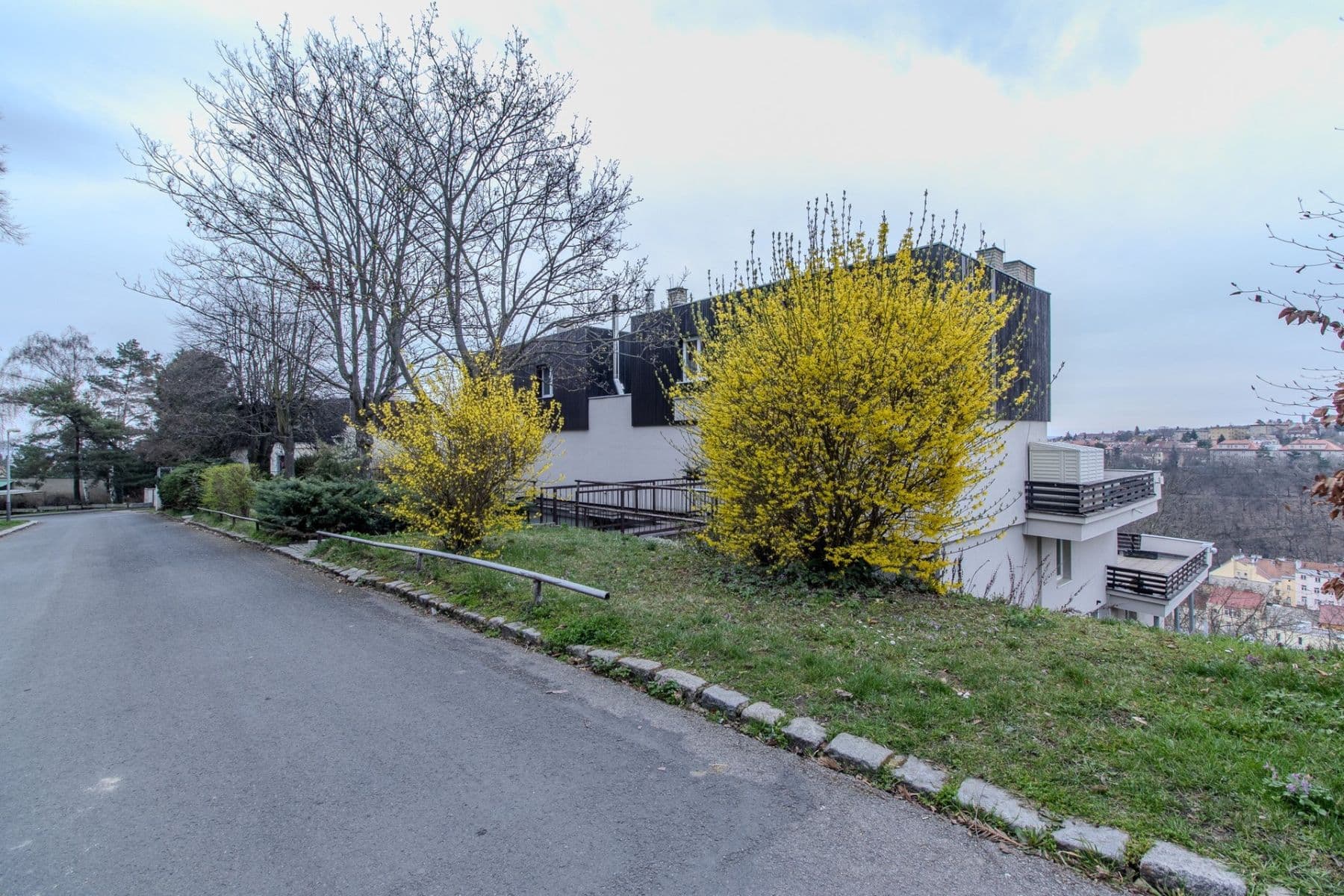 Prenájom bytu 1-izbový 64 m², Nad Výšinkou, Praha, Praha Prenájom bytu 1-izbový 64 m², Nad Výšinkou, Praha, Praha