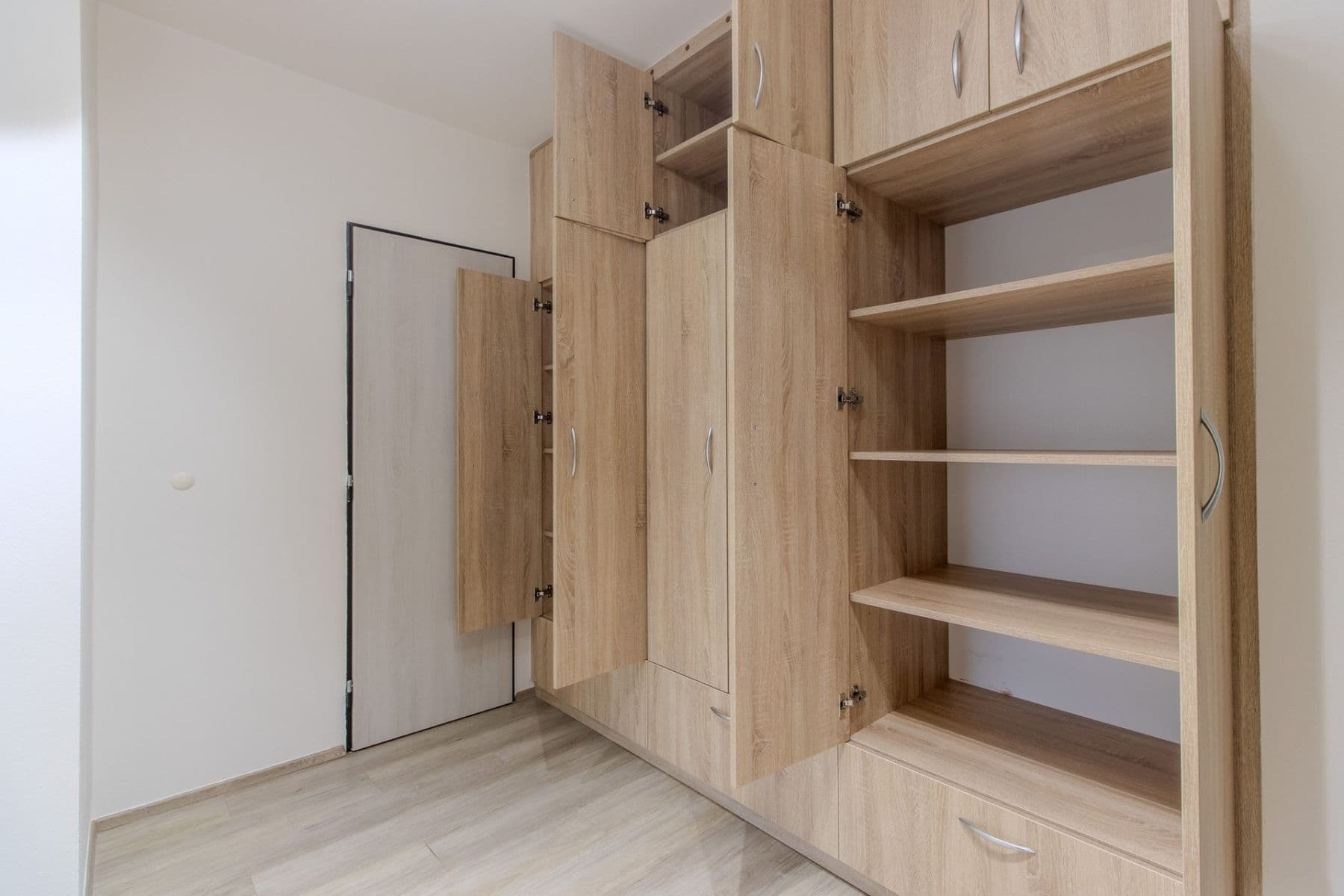 Prenájom bytu 1-izbový 64 m², Nad Výšinkou, Praha, Praha Prenájom bytu 1-izbový 64 m², Nad Výšinkou, Praha, Praha