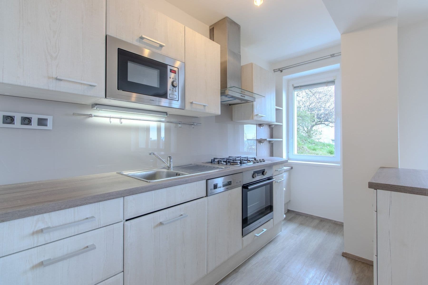 Prenájom bytu 1-izbový 64 m², Nad Výšinkou, Praha, Praha Prenájom bytu 1-izbový 64 m², Nad Výšinkou, Praha, Praha