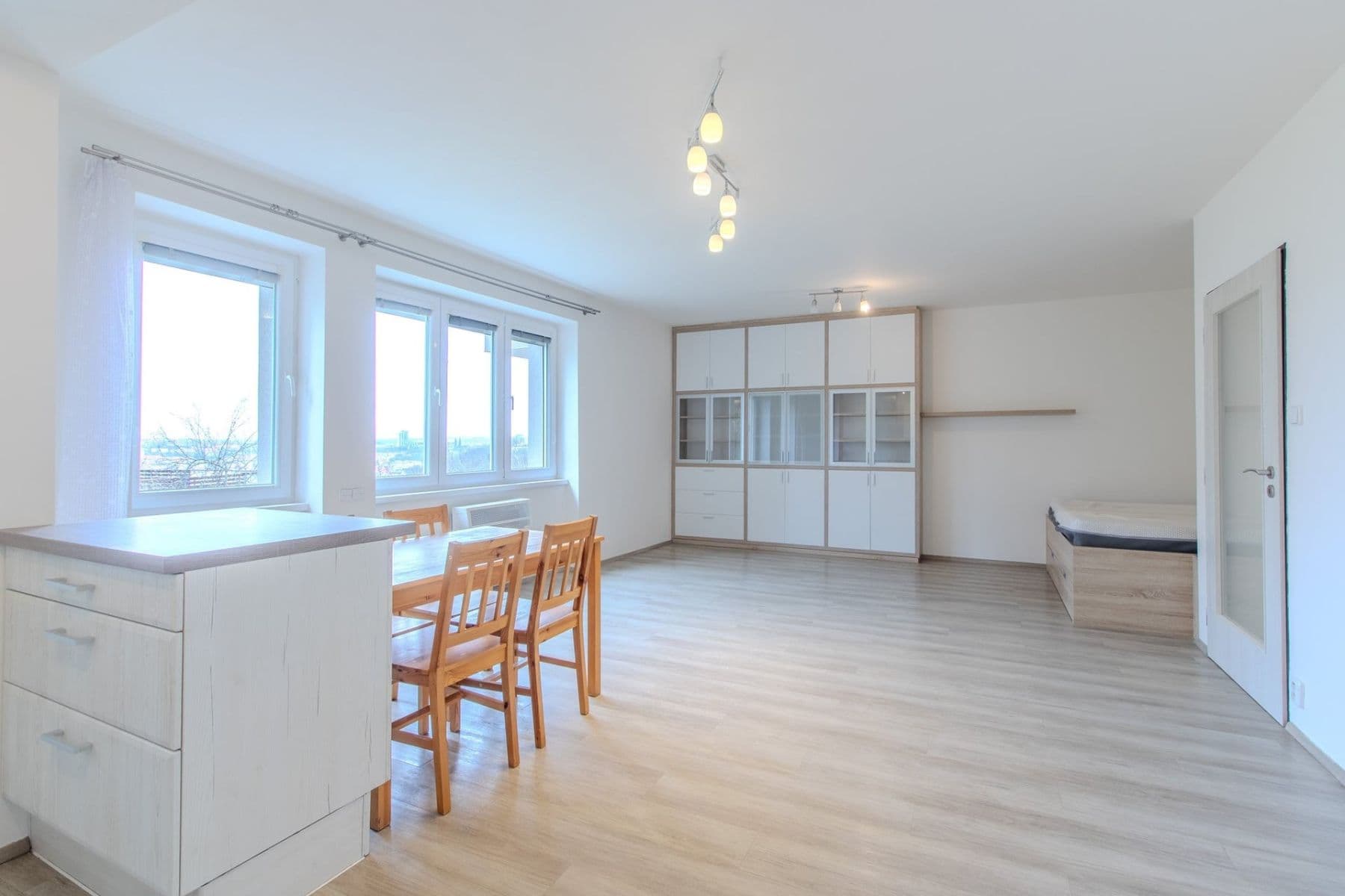 Prenájom bytu 1-izbový 64 m², Nad Výšinkou, Praha, Praha Prenájom bytu 1-izbový 64 m², Nad Výšinkou, Praha, Praha