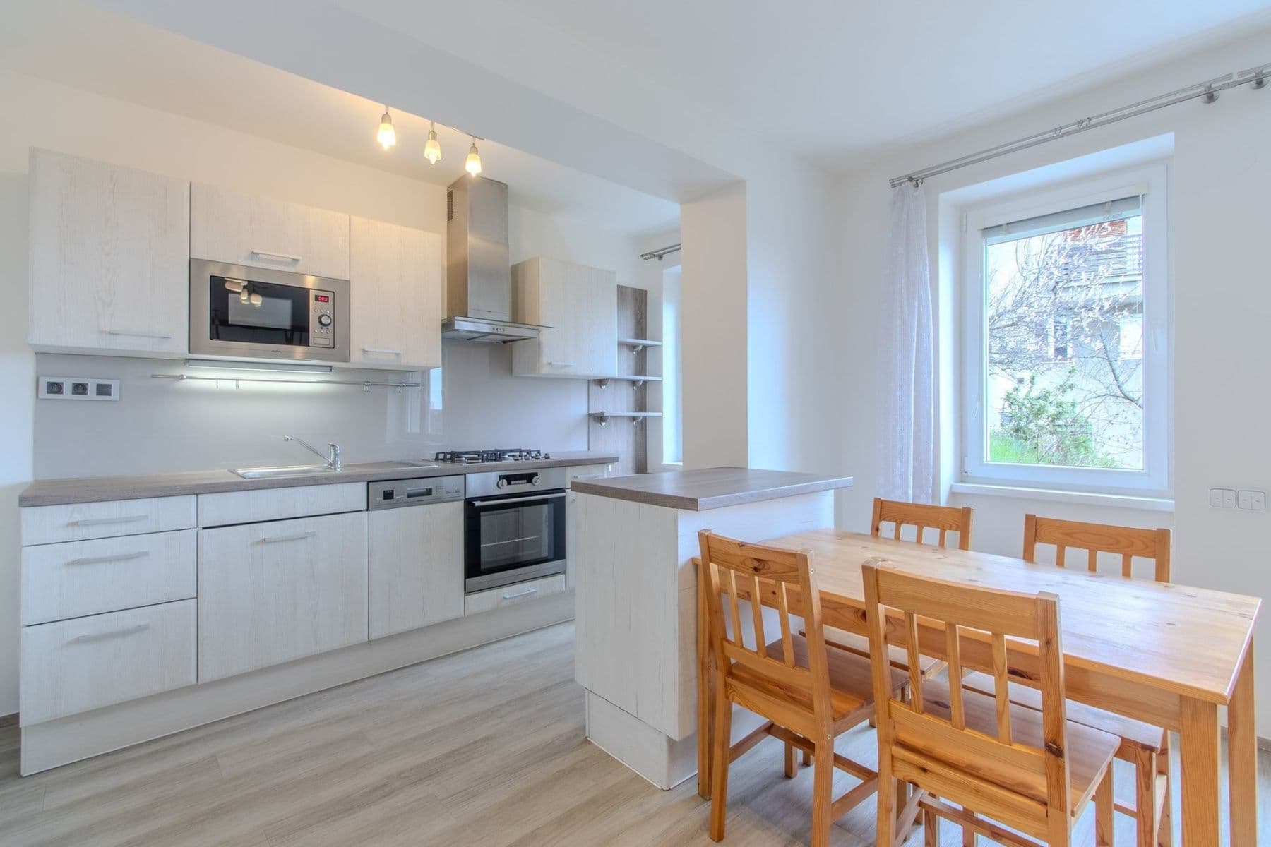 Prenájom bytu 1-izbový 64 m², Nad Výšinkou, Praha, Praha Prenájom bytu 1-izbový 64 m², Nad Výšinkou, Praha, Praha