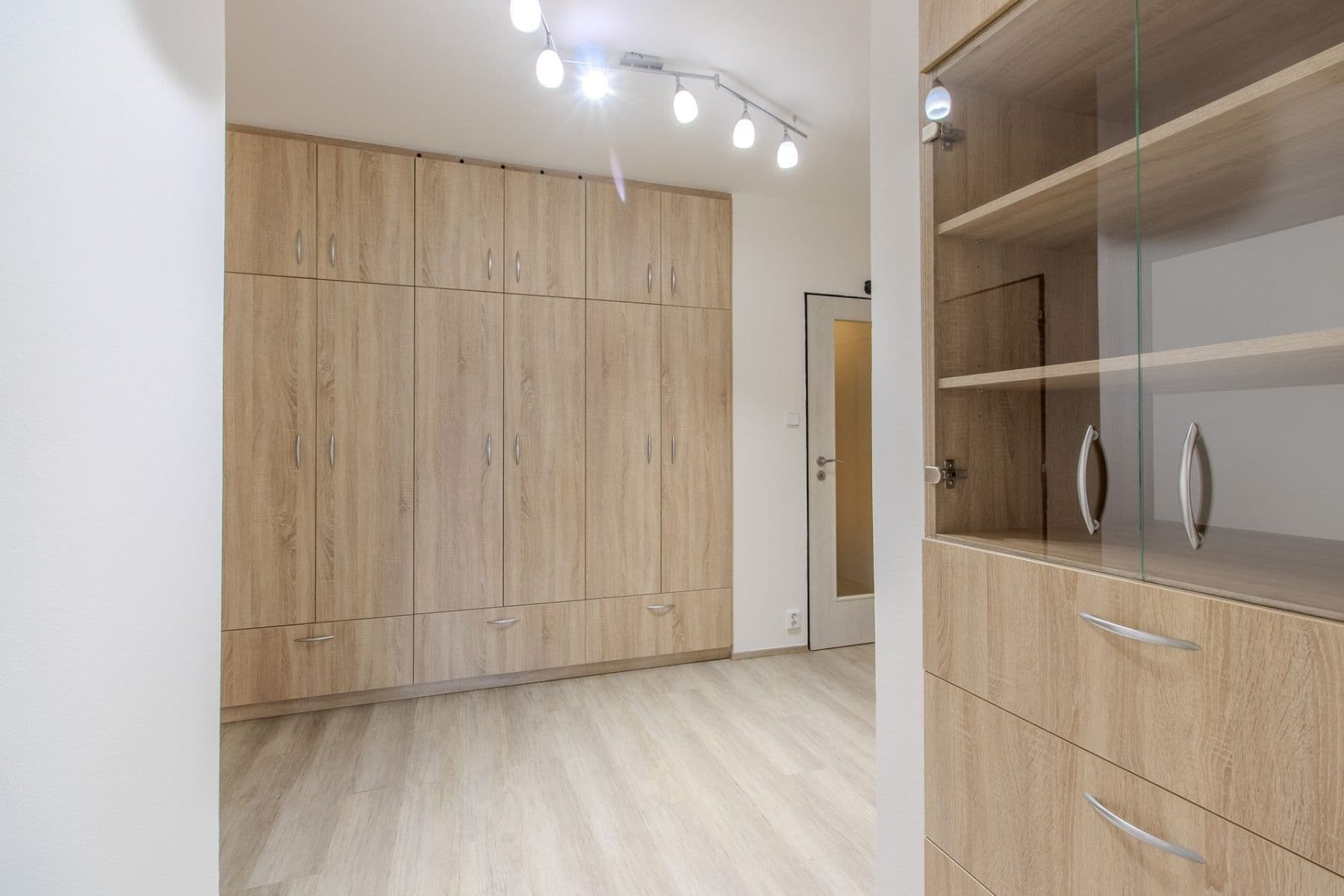 Prenájom bytu 1-izbový 64 m², Nad Výšinkou, Praha, Praha Prenájom bytu 1-izbový 64 m², Nad Výšinkou, Praha, Praha