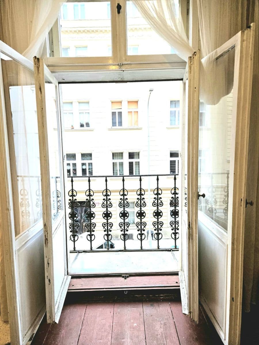 Prenájom bytu 3-izbový 90 m², Husinecká, Praha, Praha Prenájom bytu 3-izbový 90 m², Husinecká, Praha, Praha