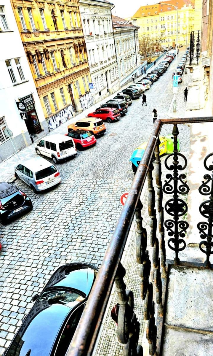 Prenájom bytu 3-izbový 90 m², Husinecká, Praha, Praha Prenájom bytu 3-izbový 90 m², Husinecká, Praha, Praha