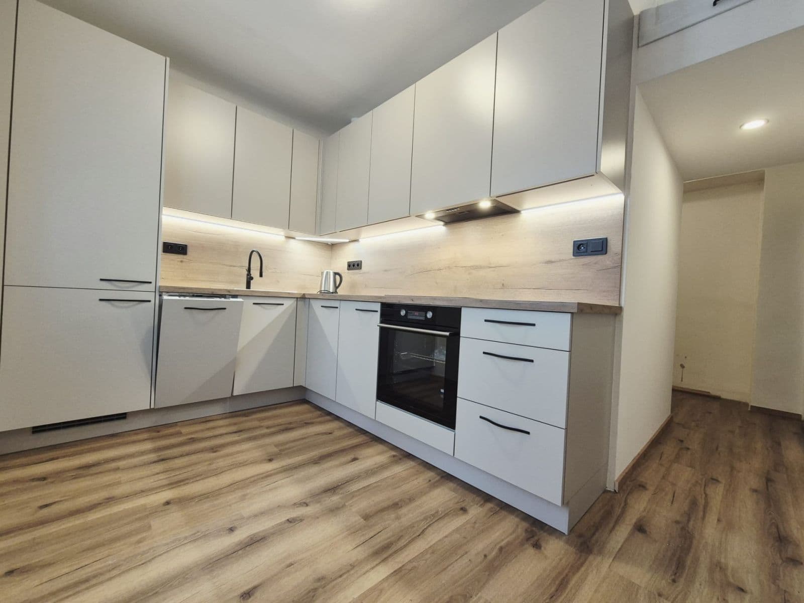 Prenájom bytu 2-izbový 56 m², Buková, Praha, Praha Prenájom bytu 2-izbový 56 m², Buková, Praha, Praha