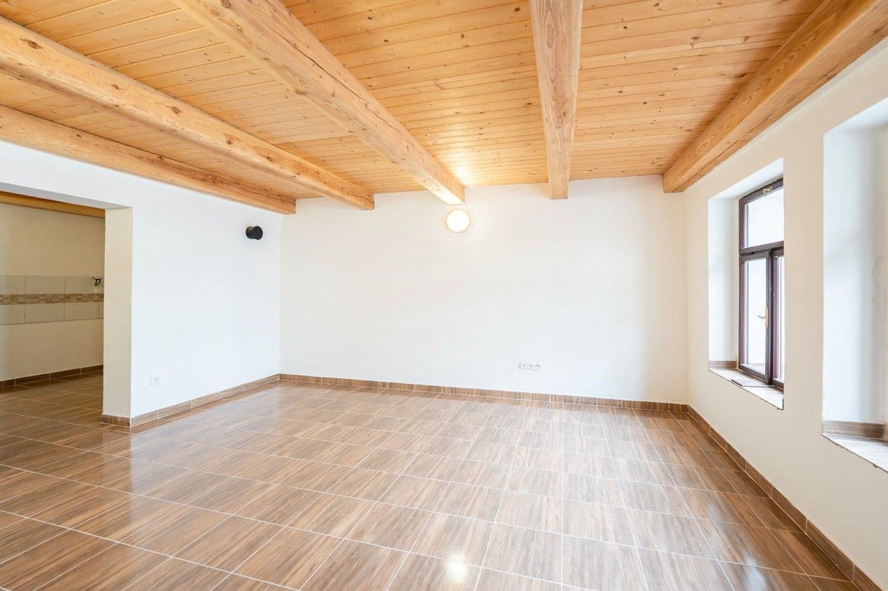 Prenájom bytu 1-izbový 38 m², náměstí Míru, Heřmanův Městec, Pardubický kraj Prenájom bytu 1-izbový 38 m², náměstí Míru, Heřmanův Městec, Pardubický kraj