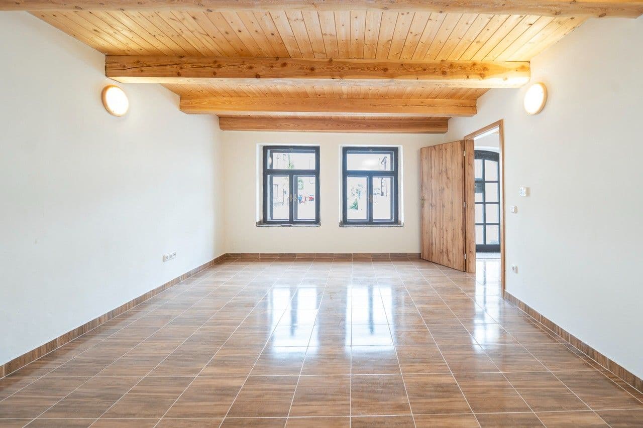 Prenájom bytu 1-izbový 38 m², náměstí Míru, Heřmanův Městec, Pardubický kraj Prenájom bytu 1-izbový 38 m², náměstí Míru, Heřmanův Městec, Pardubický kraj