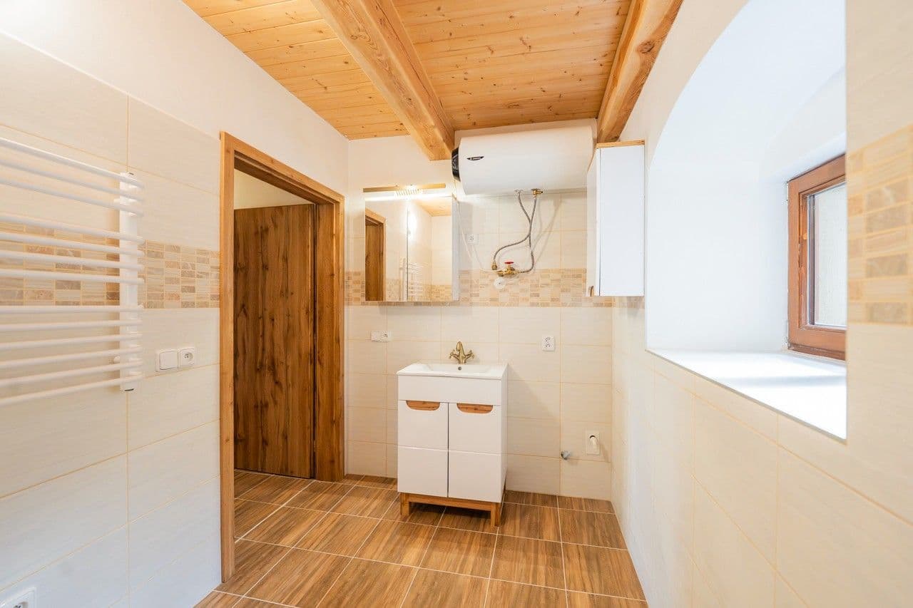 Prenájom bytu 1-izbový 38 m², náměstí Míru, Heřmanův Městec, Pardubický kraj Prenájom bytu 1-izbový 38 m², náměstí Míru, Heřmanův Městec, Pardubický kraj