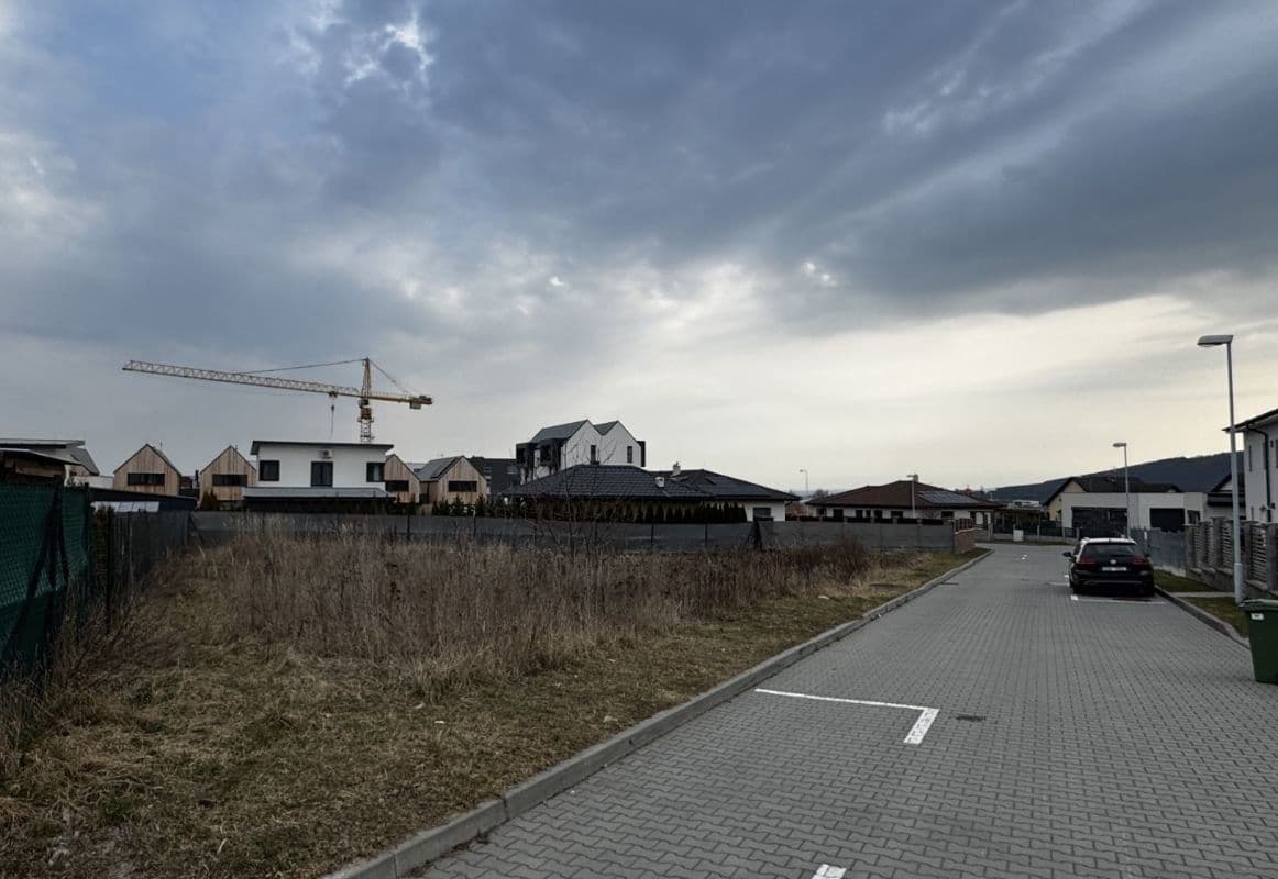 Predaj pozemku 4.984 m², Mladá Boleslav, Středočeský kraj Predaj pozemku 4.984 m², Mladá Boleslav, Středočeský kraj