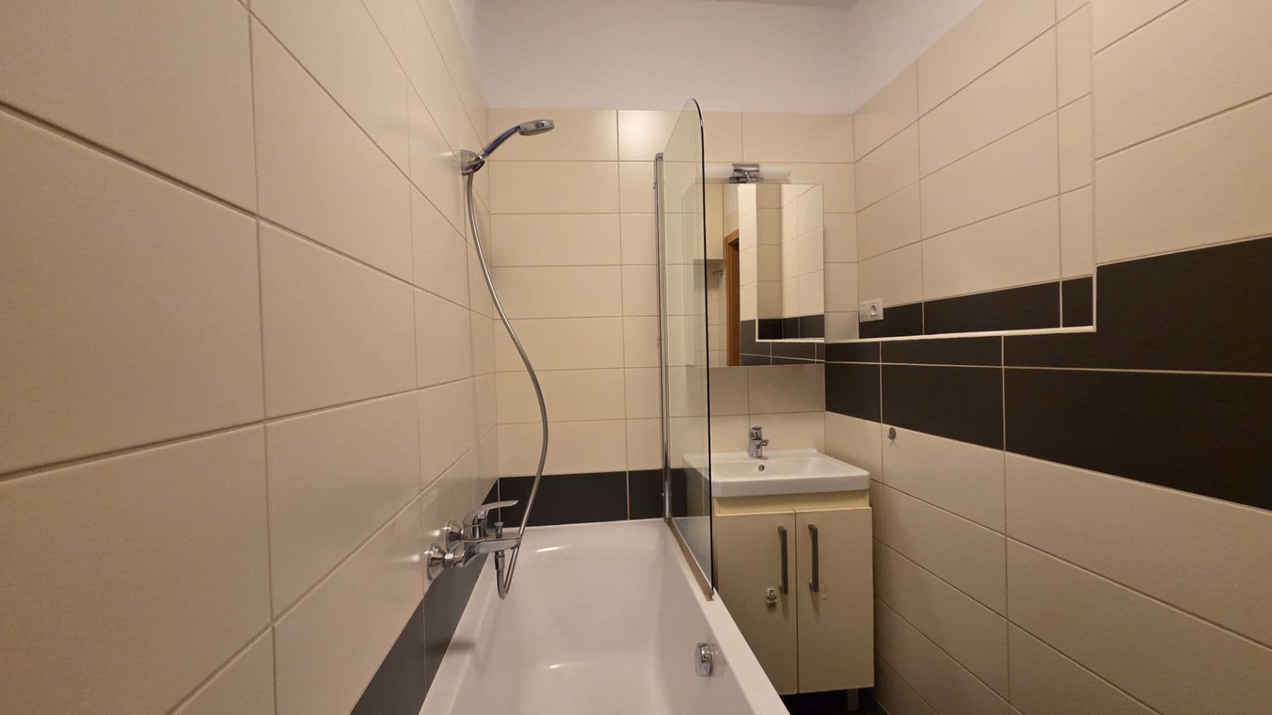 Prenájom bytu 3-izbový 63 m², Trnavská, Praha, Praha Prenájom bytu 3-izbový 63 m², Trnavská, Praha, Praha