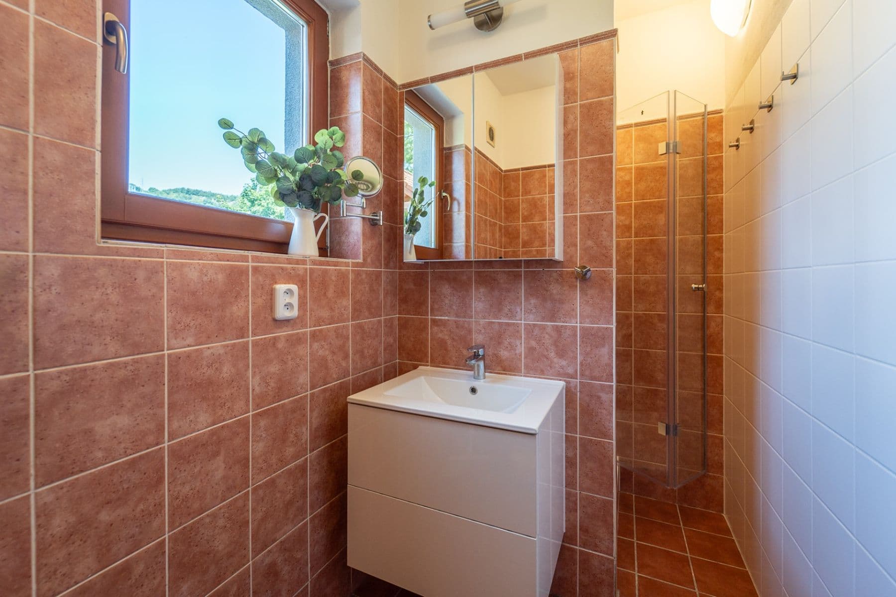 Predaj domu 188 m², pozemek 438 m², Pod Sokolovnou, Vrané nad Vltavou, Středočeský kraj Predaj domu 188 m², pozemek 438 m², Pod Sokolovnou, Vrané nad Vltavou, Středočeský kraj