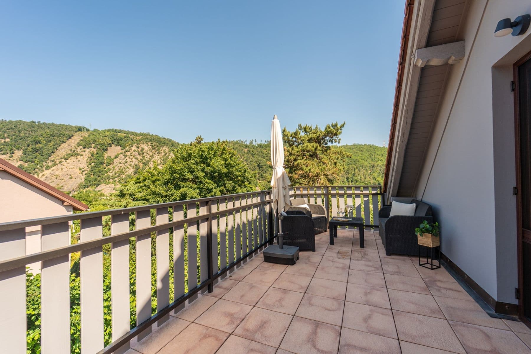 Predaj domu 188 m², pozemek 438 m², Pod Sokolovnou, Vrané nad Vltavou, Středočeský kraj Predaj domu 188 m², pozemek 438 m², Pod Sokolovnou, Vrané nad Vltavou, Středočeský kraj