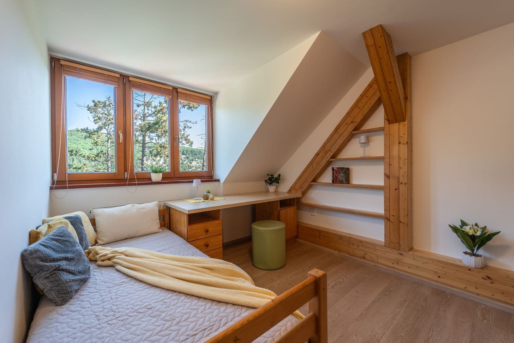 Predaj domu 188 m², pozemek 438 m², Pod Sokolovnou, Vrané nad Vltavou, Středočeský kraj Predaj domu 188 m², pozemek 438 m², Pod Sokolovnou, Vrané nad Vltavou, Středočeský kraj