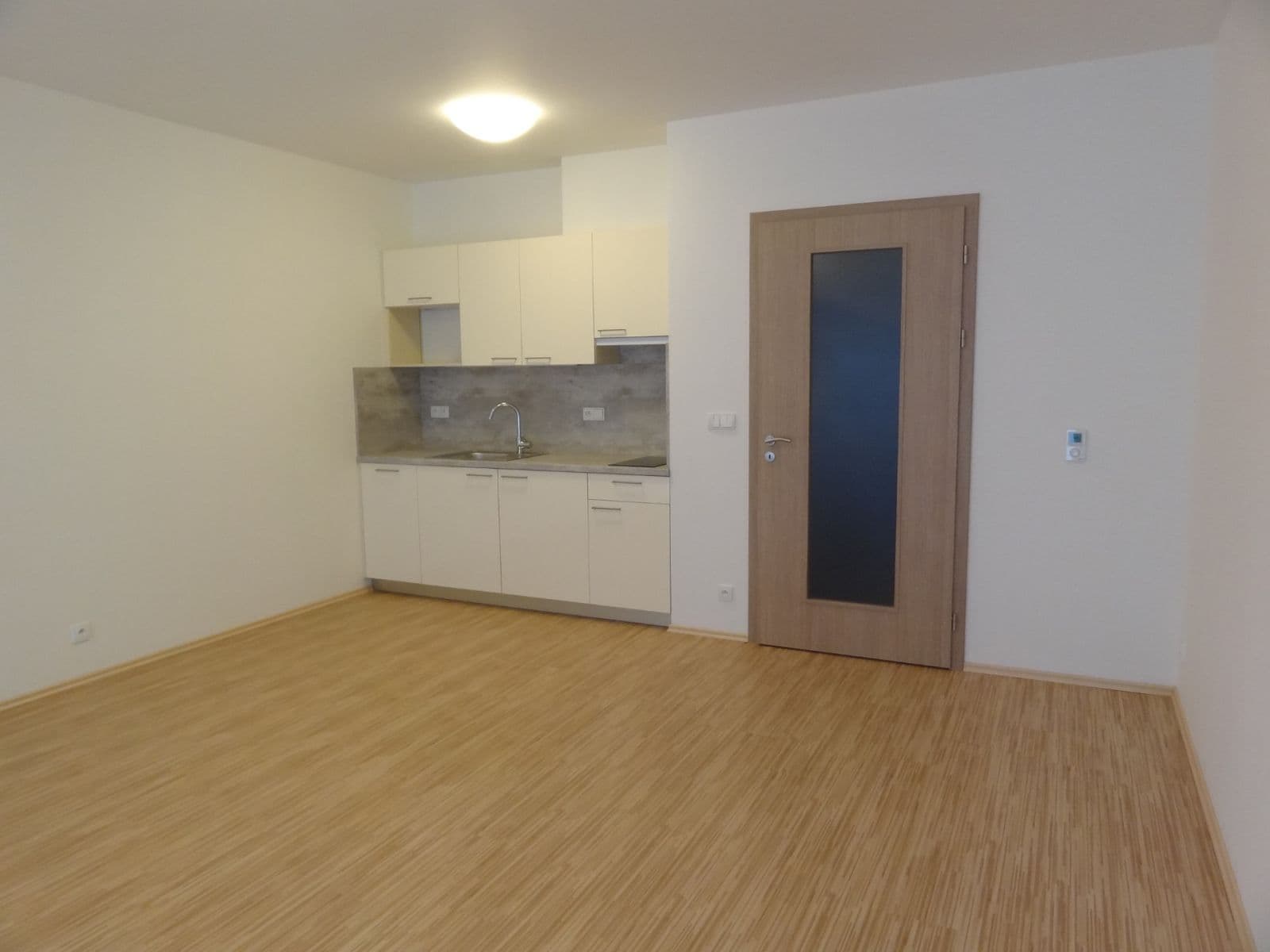 Prenájom bytu 1-izbový 44 m², Sinkulova, Praha, Praha Prenájom bytu 1-izbový 44 m², Sinkulova, Praha, Praha