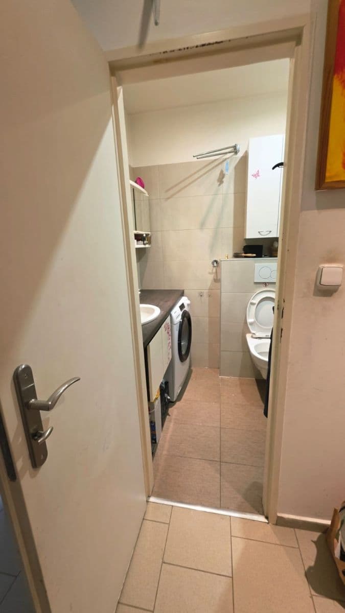 Prenájom bytu 2-izbový 55 m², Dělnická, Praha, Praha Prenájom bytu 2-izbový 55 m², Dělnická, Praha, Praha