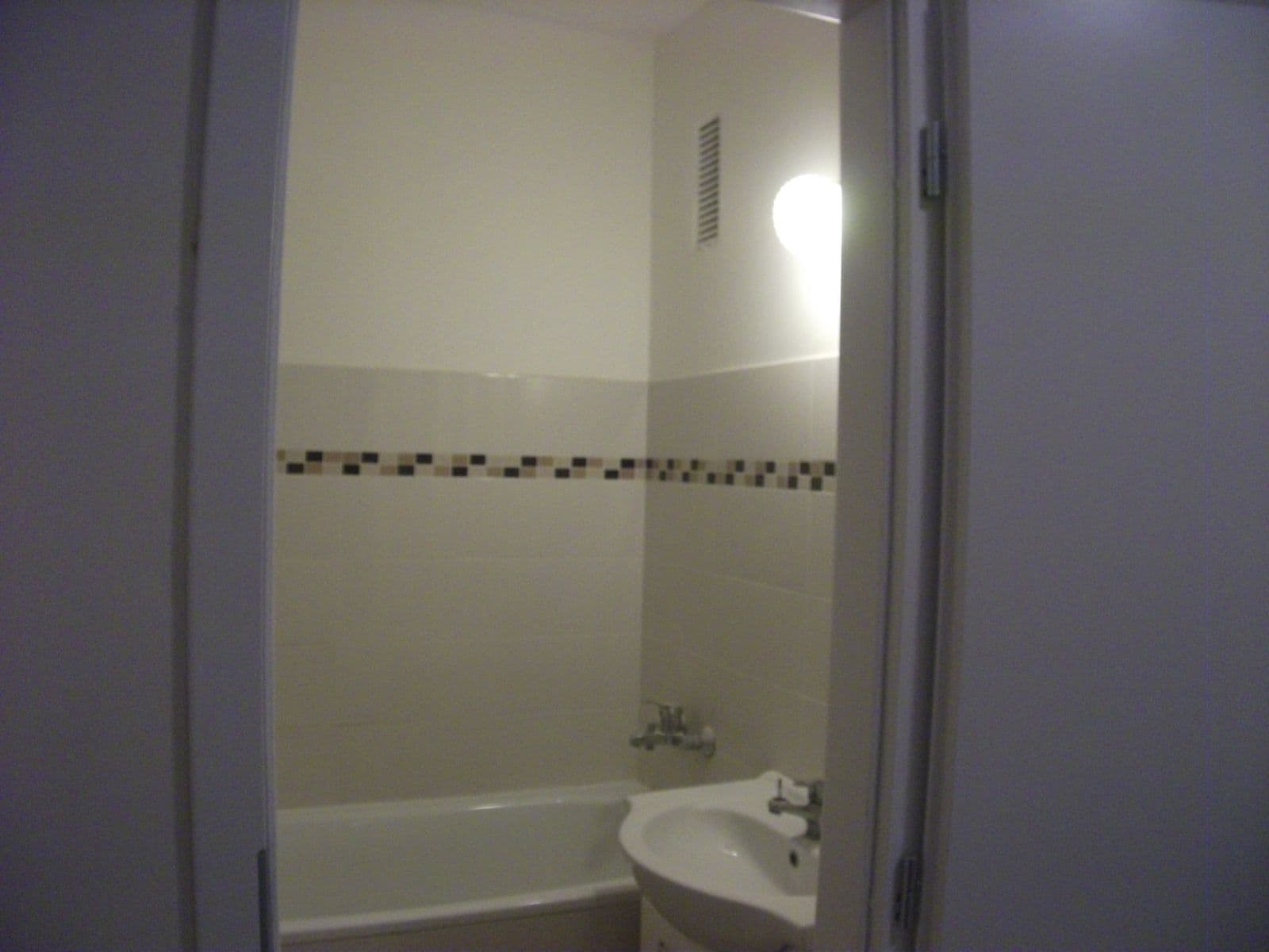 Prenájom bytu 3-izbový 68 m², Rustaveliho, Rača, Bratislavský kraj Prenájom bytu 3-izbový 68 m², Rustaveliho, Rača, Bratislavský kraj