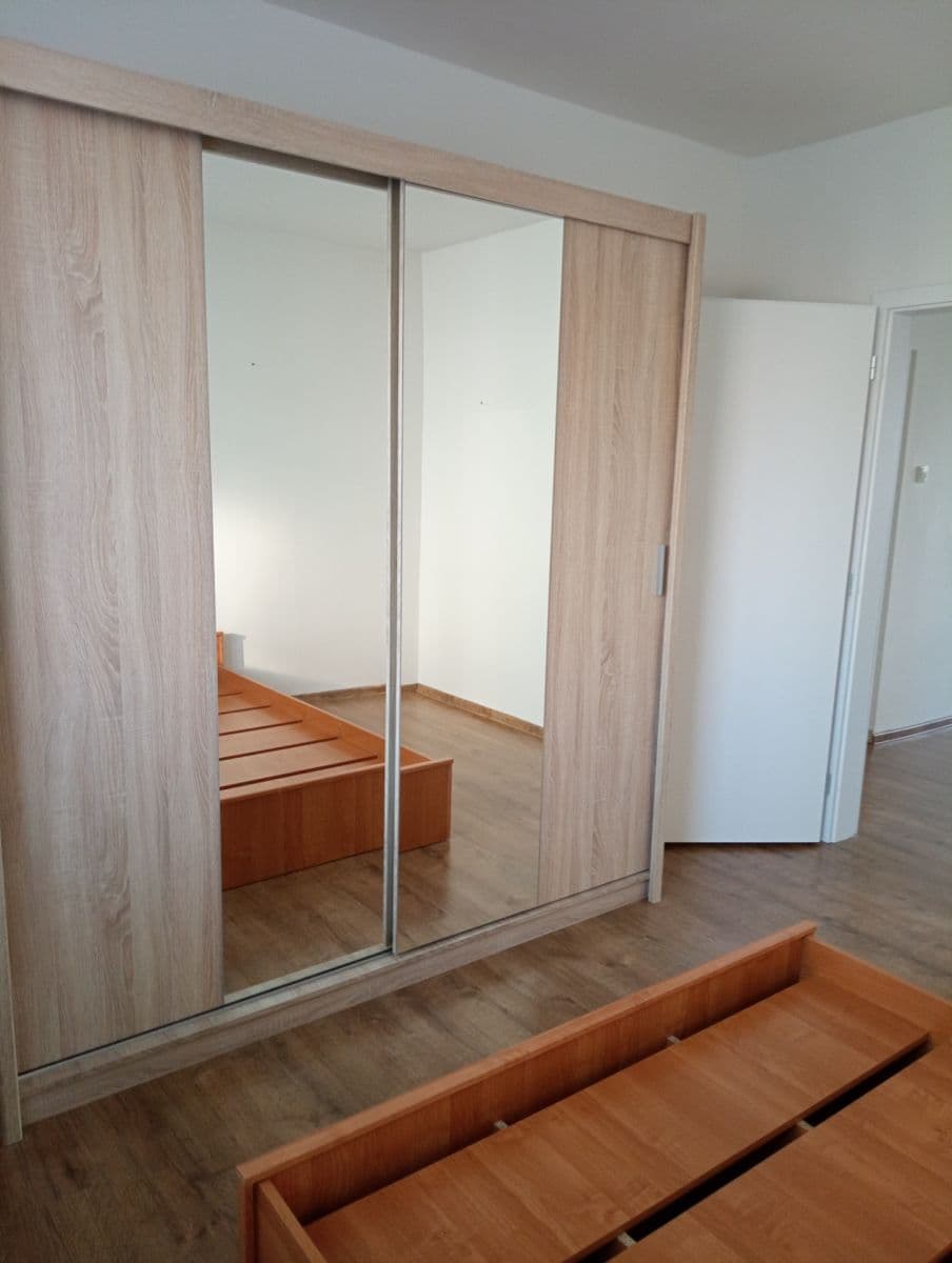 Prenájom bytu 3-izbový 68 m², Rustaveliho, Rača, Bratislavský kraj Prenájom bytu 3-izbový 68 m², Rustaveliho, Rača, Bratislavský kraj