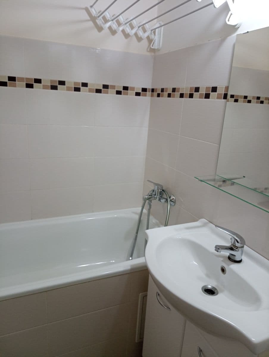 Prenájom bytu 3-izbový 68 m², Rustaveliho, Rača, Bratislavský kraj Prenájom bytu 3-izbový 68 m², Rustaveliho, Rača, Bratislavský kraj