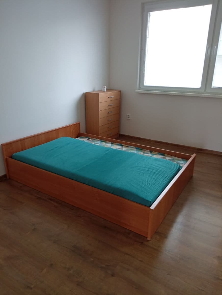 Prenájom bytu 3-izbový 68 m², Rustaveliho, Rača, Bratislavský kraj Prenájom bytu 3-izbový 68 m², Rustaveliho, Rača, Bratislavský kraj